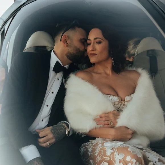 Elegant White Faux Fur Wrap - Picture 9 of 9